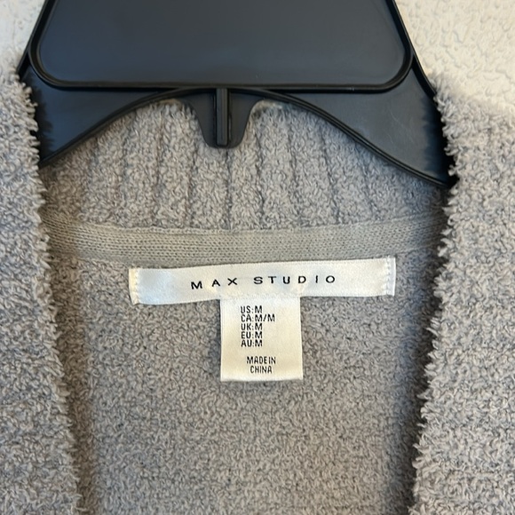 Women’s long gray soft cardigan size medium. - Picture 2 of 5